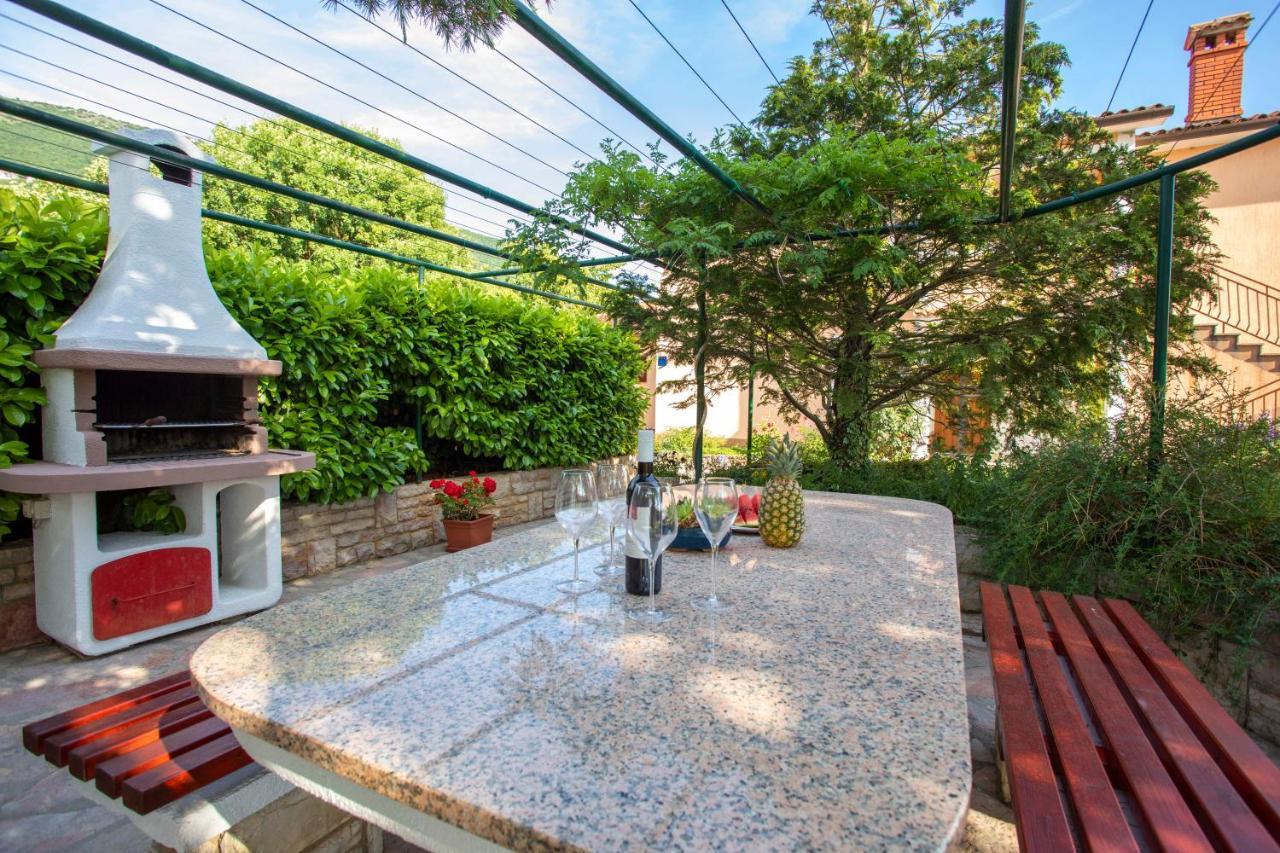 Apartmani Vozila Plomin Exterior foto