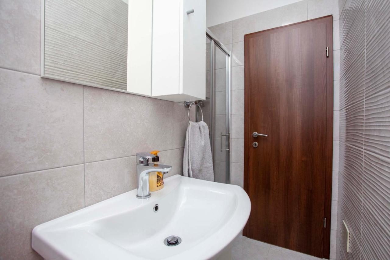 Apartmani Vozila Plomin Exterior foto